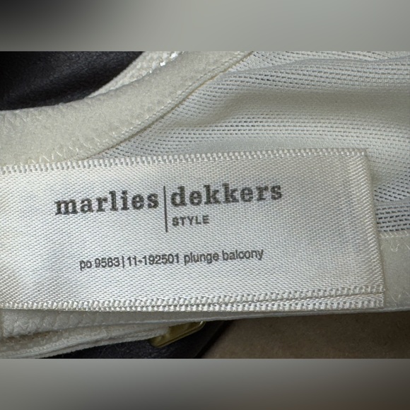 NWT the mauritshuis
plunge balcony bra | ivory 38DDD - Picture 9 of 13